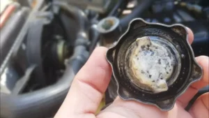 علت کف کردن روغن موتور