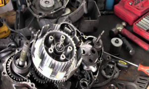 چرا روغن موتور سیکلت بالا نمیاد