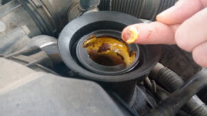 علائم آب روغن قاطی کردن خودرو