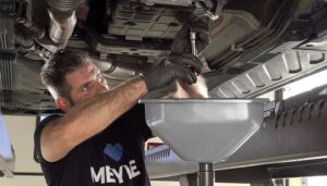 اهمیت تعویض روغن گیربکس